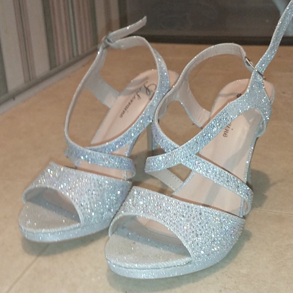 L Lorraine High Heels size 7 1/2